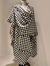 Load image into Gallery viewer, Wrap-Fringed Houndstooth