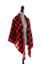 Load image into Gallery viewer, Blanket shawl/scarf (red/black)